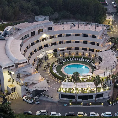 总统公园酒店 4* 阿茨特雷扎