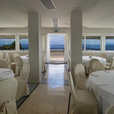 President Park 4* Aci Trezza